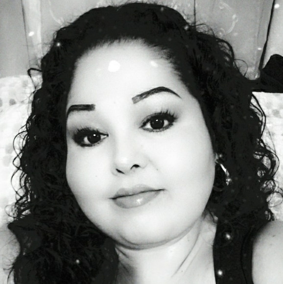 Meet your Posher, Marisa - Picture 2 of 4